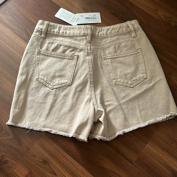 C&V Chelsea and Violet Tan Denim Frayed Cut-off Shorts Size 27 - Picture 2 of 4